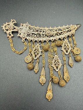Vintage Jambiya or Scimitar dagger filigree brooch #809